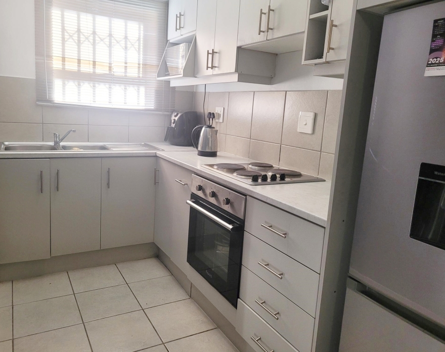 2 Bedroom Property for Sale in Delro Park Western Cape